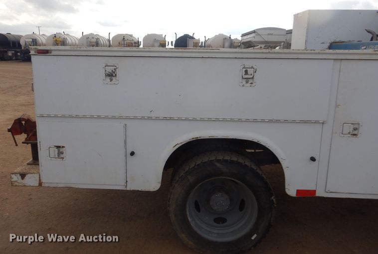 image for item KO9176 2000 Ford F450 Super Duty  utility / service truck