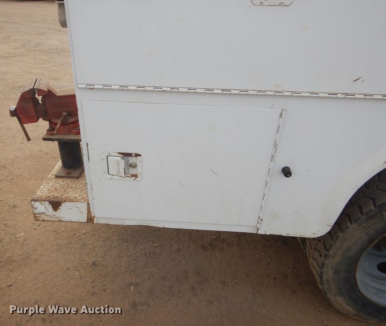 image for item KO9176 2000 Ford F450 Super Duty  utility / service truck