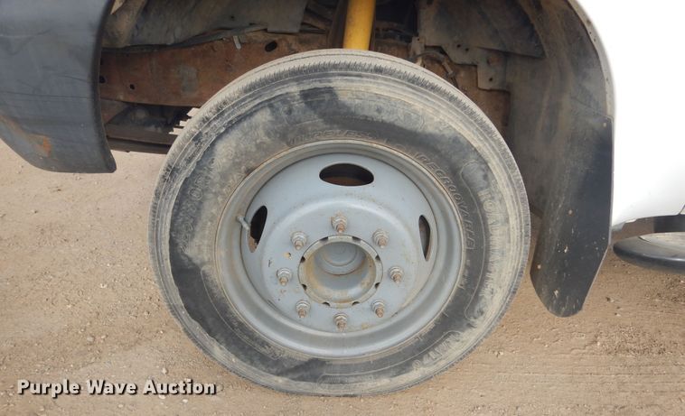 image for item KO9176 2000 Ford F450 Super Duty  utility / service truck