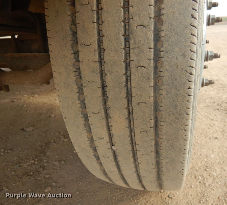 image for item KO9176 2000 Ford F450 Super Duty  utility / service truck