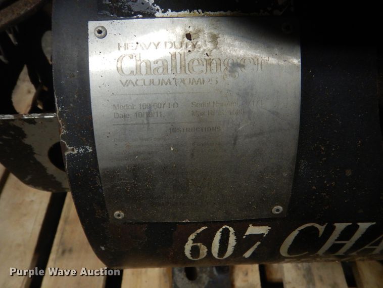 image for item KO9775 (2) Challenger 607 pumps