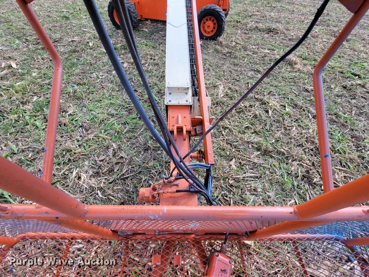 image for item KQ9100 1998 JLG 80HX  boom lift