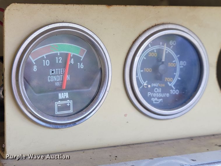 image for item KQ9100 1998 JLG 80HX  boom lift