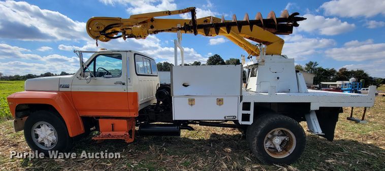 image for item KQ9101 1987 Ford 5700  digger derrick truck