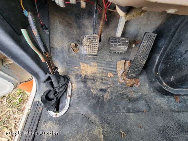 image for item KQ9101 1987 Ford 5700  digger derrick truck