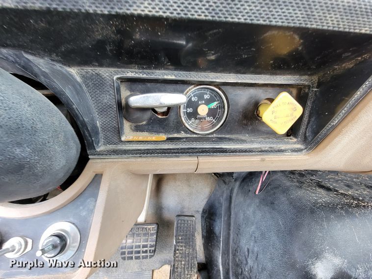 image for item KQ9101 1987 Ford 5700  digger derrick truck