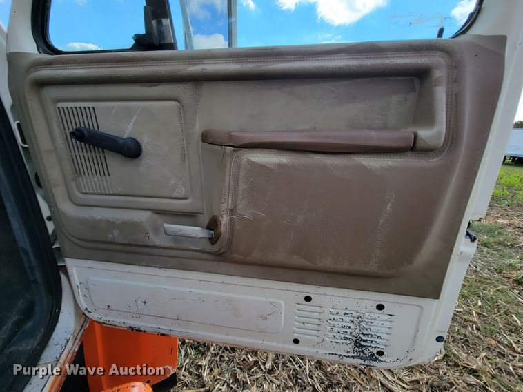 image for item KQ9101 1987 Ford 5700  digger derrick truck