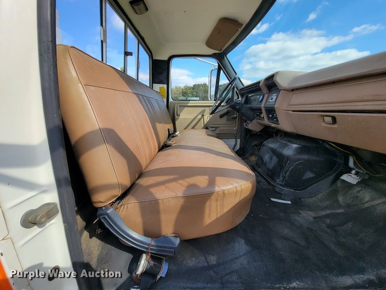 image for item KQ9101 1987 Ford 5700  digger derrick truck