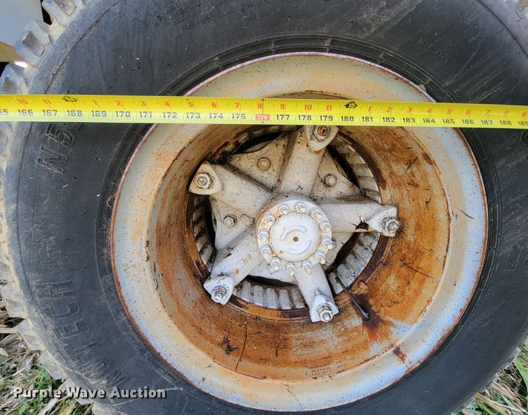 image for item KQ9101 1987 Ford 5700  digger derrick truck