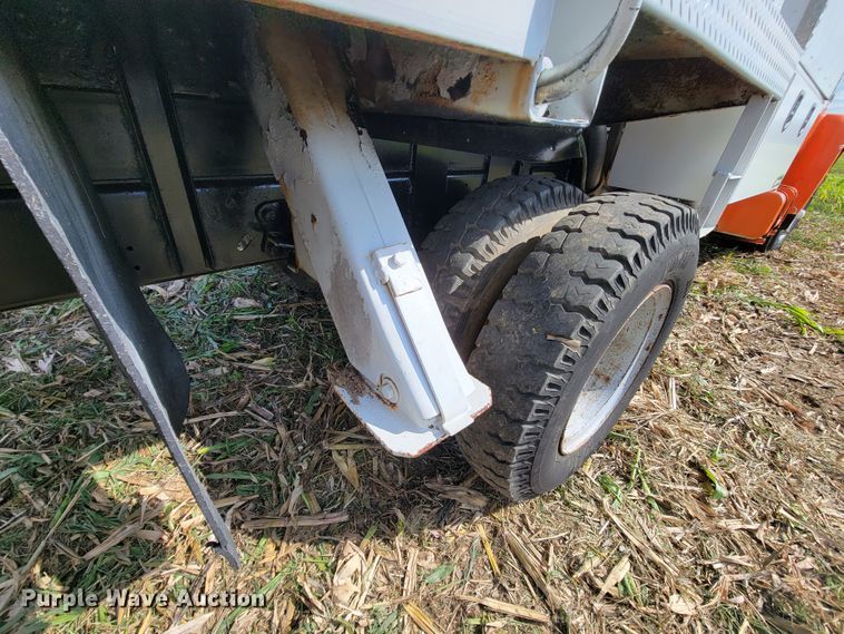 image for item KQ9101 1987 Ford 5700  digger derrick truck