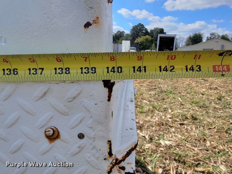 image for item KQ9101 1987 Ford 5700  digger derrick truck