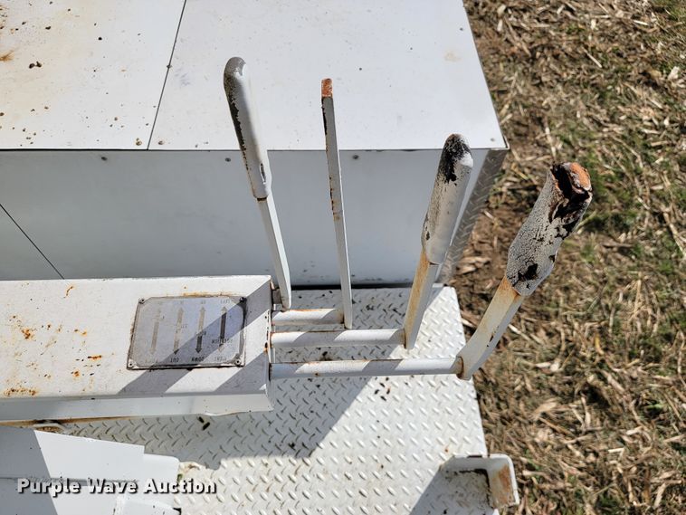 image for item KQ9101 1987 Ford 5700  digger derrick truck