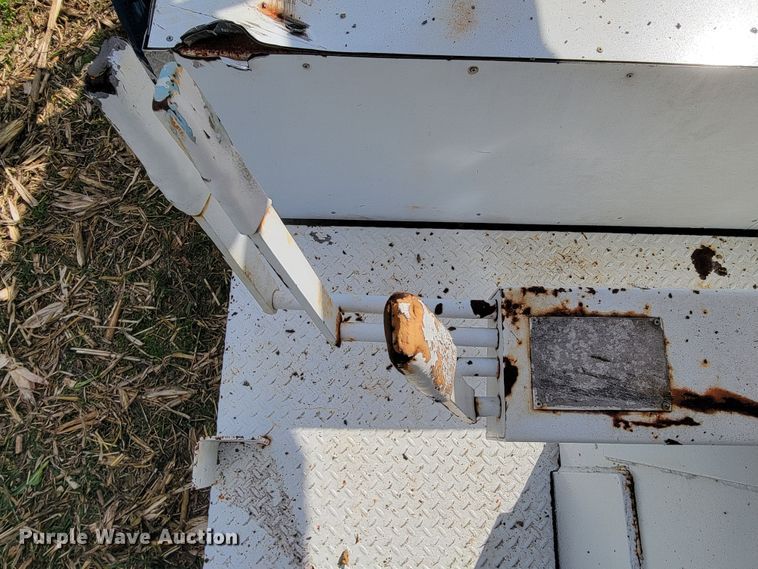 image for item KQ9101 1987 Ford 5700  digger derrick truck