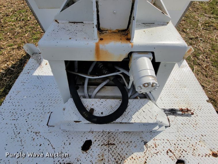 image for item KQ9101 1987 Ford 5700  digger derrick truck