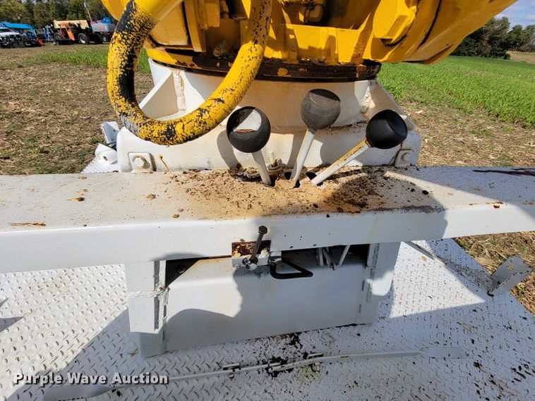 image for item KQ9101 1987 Ford 5700  digger derrick truck