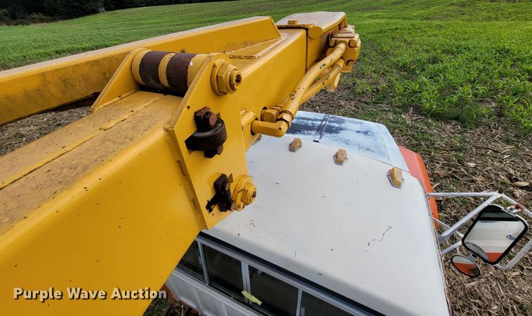 image for item KQ9101 1987 Ford 5700  digger derrick truck