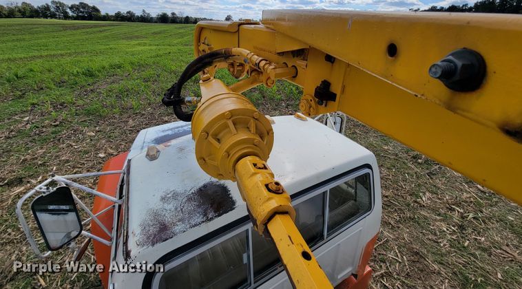 image for item KQ9101 1987 Ford 5700  digger derrick truck