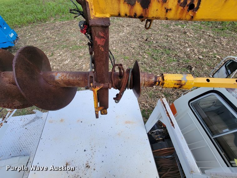 image for item KQ9101 1987 Ford 5700  digger derrick truck