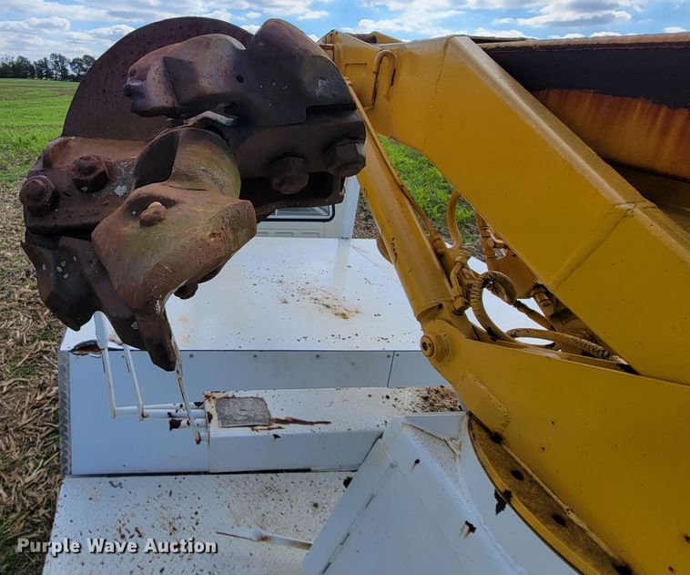 image for item KQ9101 1987 Ford 5700  digger derrick truck