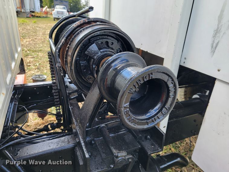 image for item KQ9101 1987 Ford 5700  digger derrick truck