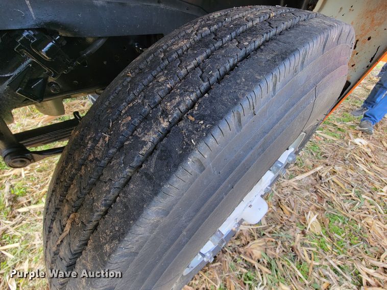 image for item KQ9101 1987 Ford 5700  digger derrick truck