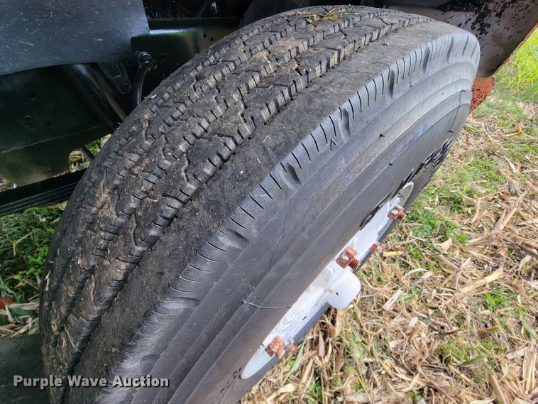 image for item KQ9101 1987 Ford 5700  digger derrick truck