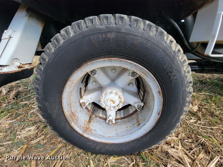 image for item KQ9101 1987 Ford 5700  digger derrick truck