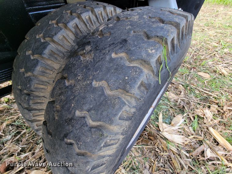 image for item KQ9101 1987 Ford 5700  digger derrick truck