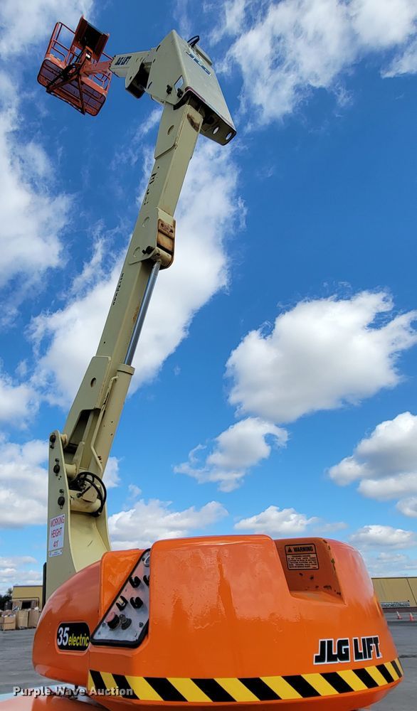 image for item KQ9102 1994 JLG 35 Electric  boom lift