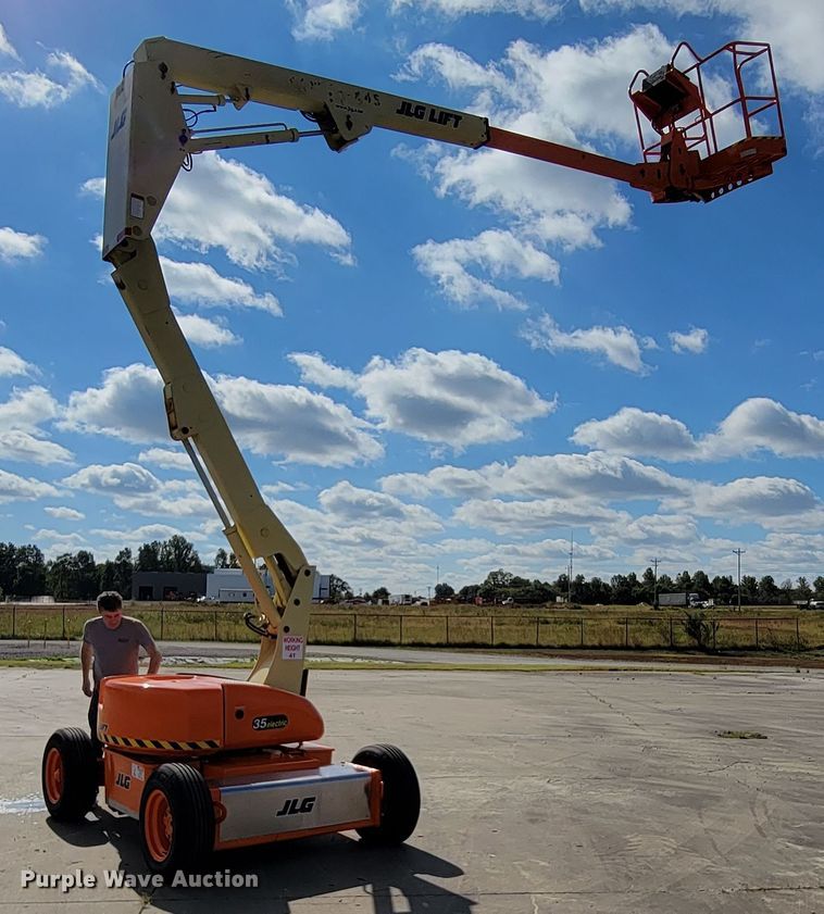 image for item KQ9102 1994 JLG 35 Electric  boom lift