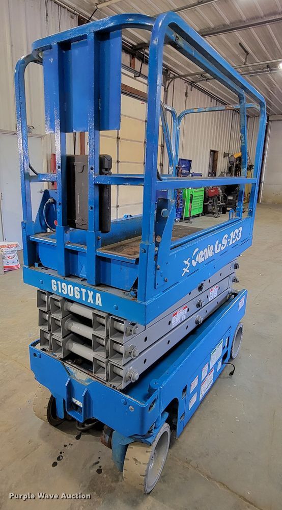 image for item KQ9104 Genie GS-1930  scissor lift