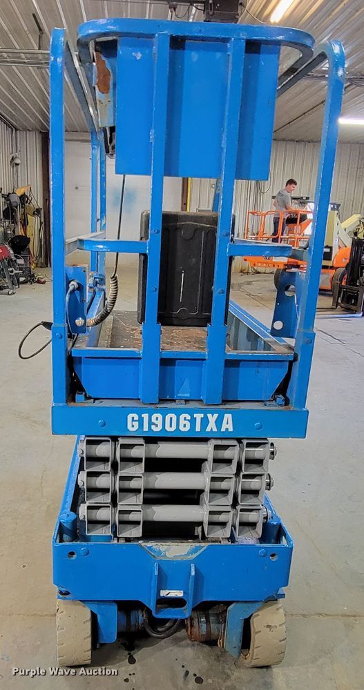 image for item KQ9104 Genie GS-1930  scissor lift