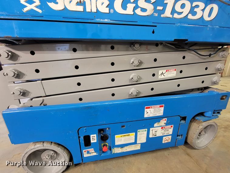 image for item KQ9104 Genie GS-1930  scissor lift