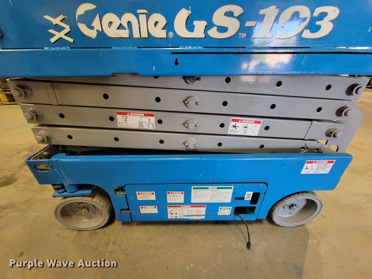 image for item KQ9104 Genie GS-1930  scissor lift
