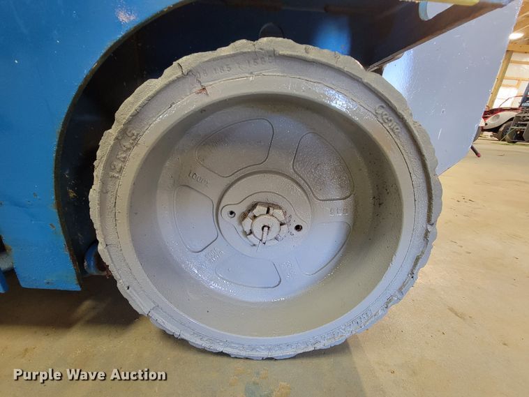 image for item KQ9104 Genie GS-1930  scissor lift