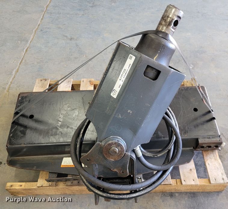 image for item KQ9105 Bobcat 300  skid steer auger