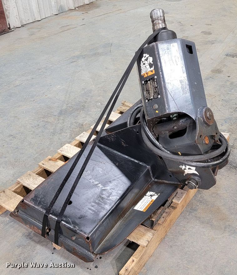 image for item KQ9105 Bobcat 300  skid steer auger