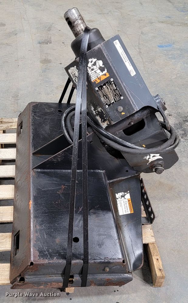 image for item KQ9105 Bobcat 300  skid steer auger