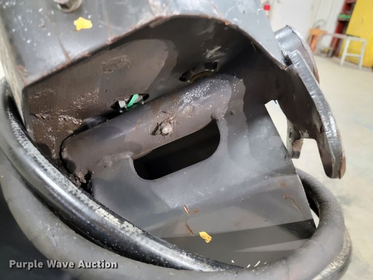 image for item KQ9105 Bobcat 300  skid steer auger