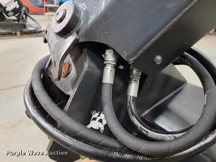 image for item KQ9105 Bobcat 300  skid steer auger