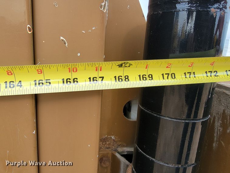 image for item KQ9112 2006 Peterbilt 335  utility / service truck