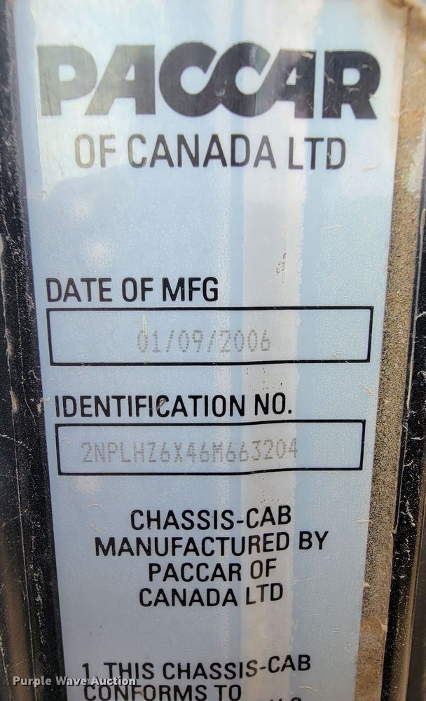 image for item KQ9112 2006 Peterbilt 335  utility / service truck