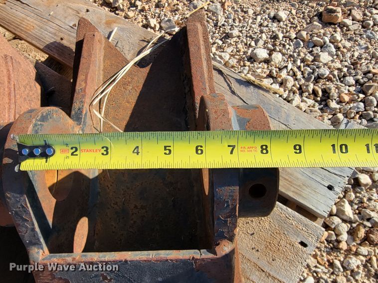 image for item KQ9113 John Deere  12"W backhoe bucket