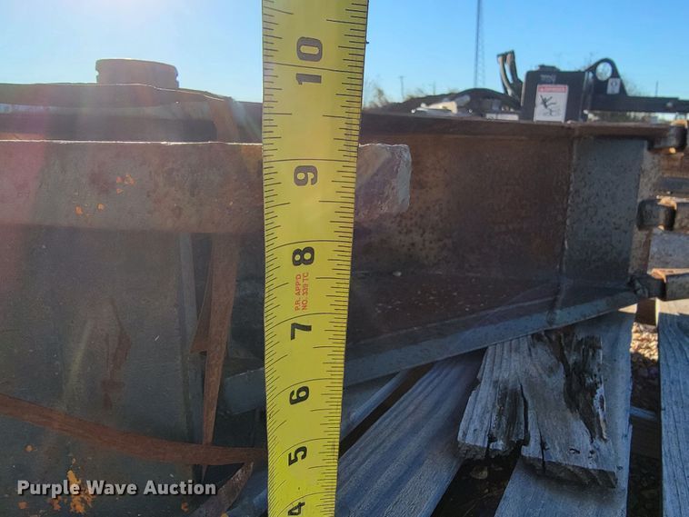 image for item KQ9113 John Deere  12"W backhoe bucket