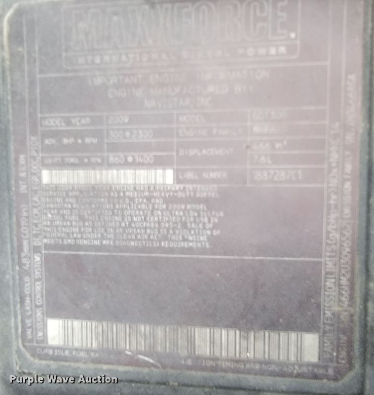 image for item KQ9119 2011 International 7400  digger derrick truck