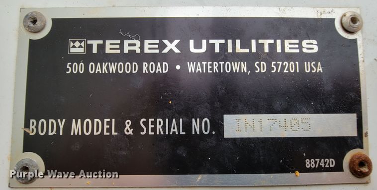 image for item KQ9119 2011 International 7400  digger derrick truck