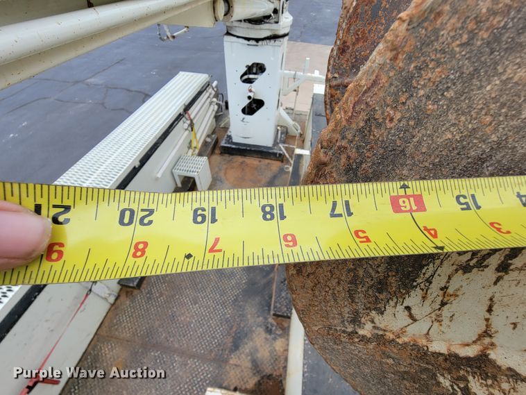 image for item KQ9119 2011 International 7400  digger derrick truck