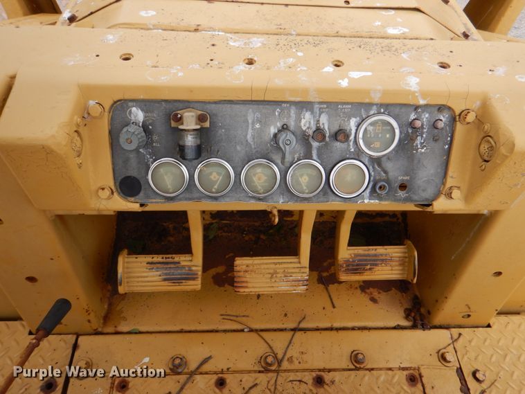 image for item KQ9658 1978 Caterpillar 977L  track loader