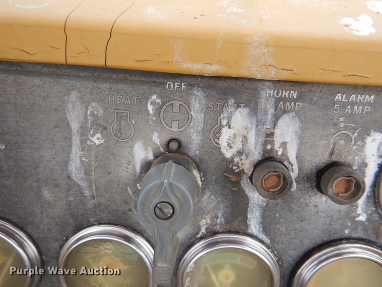 image for item KQ9658 1978 Caterpillar 977L  track loader