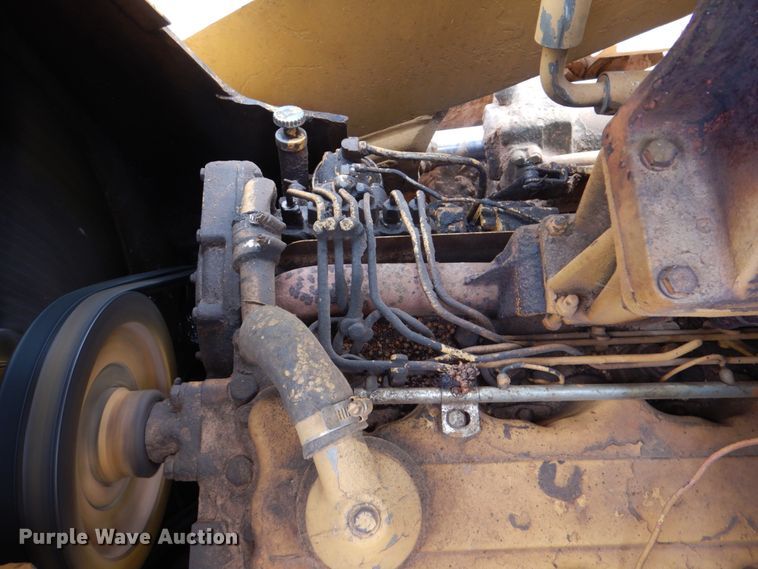 image for item KQ9658 1978 Caterpillar 977L  track loader